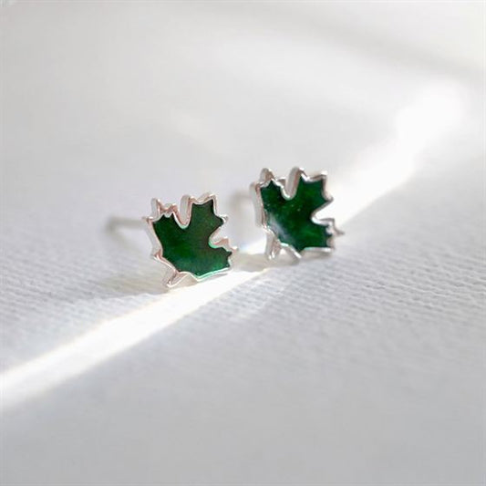 Detailed view of maple leaves .925 sterling silver stud earrings showing detailed leaf design and polished finish